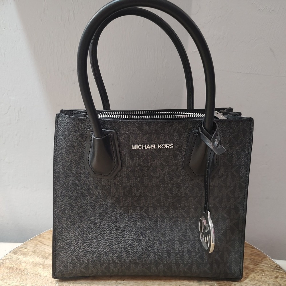 Michael Kors Mercer‎ Medium Logo Zip Tote Black Signature MK Satchel Purse